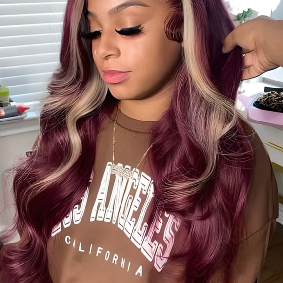 Brands new burgundy and blonde wig - Picture 3 of 3